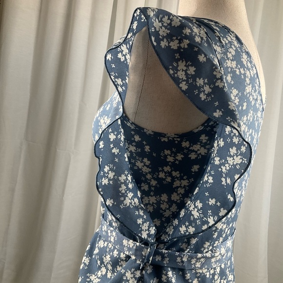 Blue and White Floral Tie Dress SHEIN NWOT - Picture 4 of 5